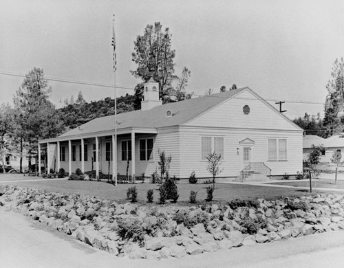 Administration building, Shasta Dam construction