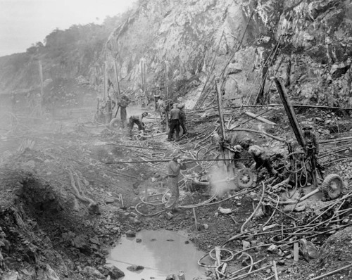 Shasta Dam: Drilling blasting holes