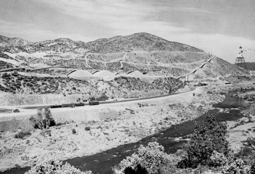 Aggregate storage at Shasta Dam construction site