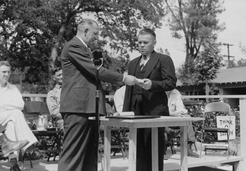 Safety award presented during construction of Shasta Dam