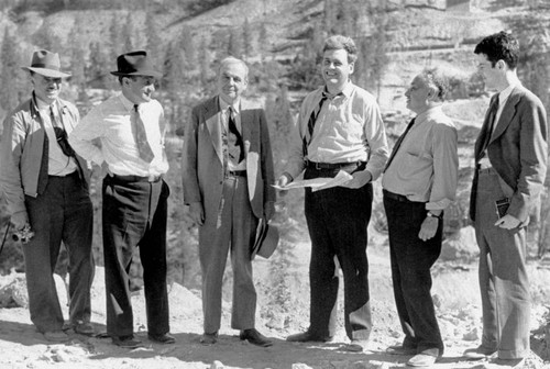 Vistors at Shasta Dam construction site