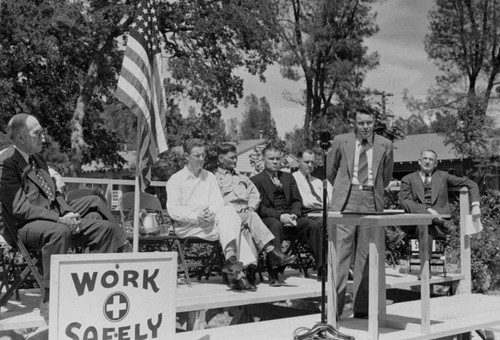 Safety meeting at Toyon during construction of Shasta Dam