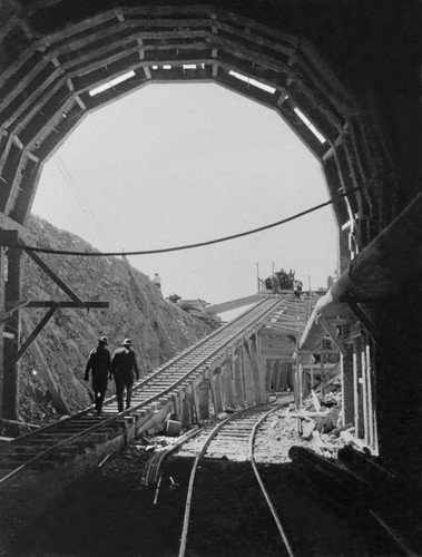 Railroad by-pass tunnel, Shasta Dam construction