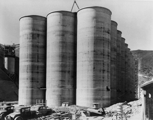 Cement storage silos for the construction of Shasta Dam