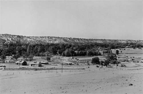 Construction of migratory fish control during construction of Shasta Dam