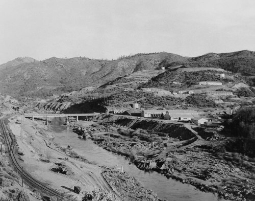 Shasta Dam: View of left abutment site and railroad bridge