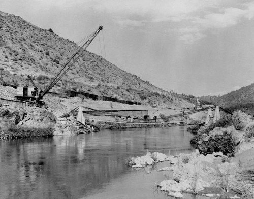 Temporary truck bridge below Shasta Dam site