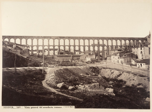 Segovia._382._Vista general del acueducto romano