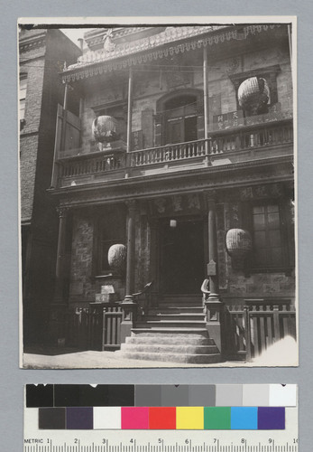 [street scene at corner of Waverly Place and Clay St.]