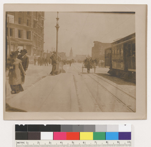 Mtgy. & Mkt. [i.e. Montgomery and Market Sts.] looking east
