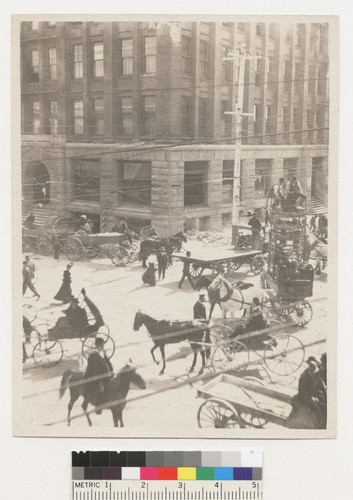 [Traffic in front of Central Bank, Oakland.]