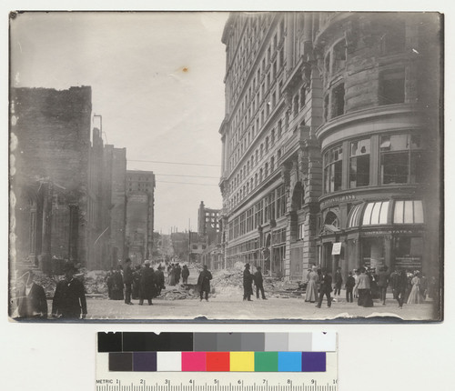 This is the Flood Bldg. Looking up Powell St. St. Francis Hotel on left (largest). Was bank corner rebuilt to match other part of bldg. & why? Yes. Was part of Baldwin Hotel. [From Market St.]