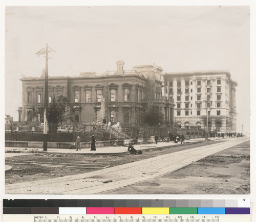 [Flood mansion (left) and Fairmont Hotel along California St., Nob Hill.]