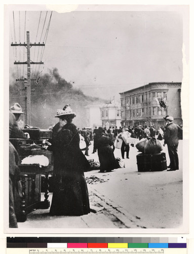 San Franciscans piled their salvaged belongings on curbs & streets as the fire advanced