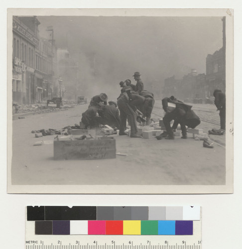 [Soldiers looting shoes. Market St. between Seventh and Eighth.]