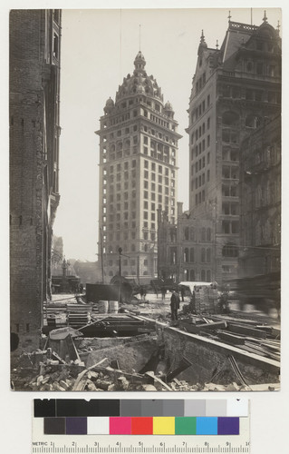 Claus Spreckels Bldg. from Kearny St. [Call Building, center; Mutual Savings building, right.]