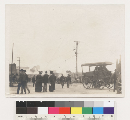 [Street scene, unidentified location.]