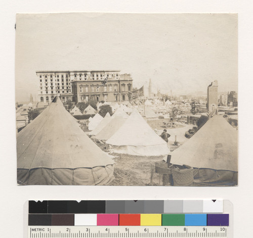 Camping where the Crocker residence was. [Refugee camp, Nob Hill.]