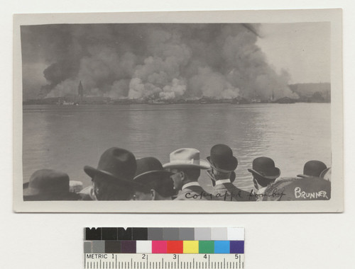 [Onlookers viewing fire from San Francisco Bay.]
