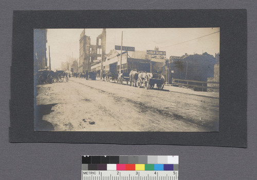 [Street scene, unidentified location.]