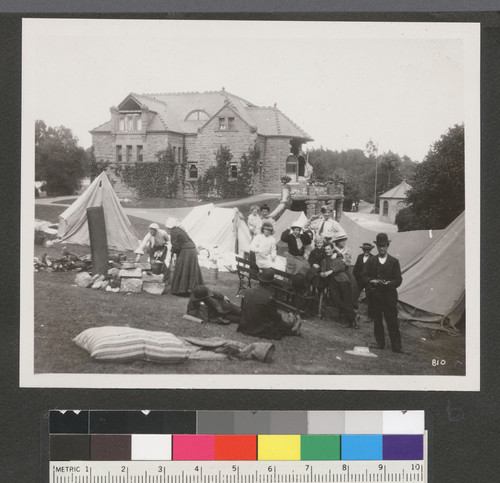 [Refugees camped at lodge at Children's Playground, Golden Gate Park.]