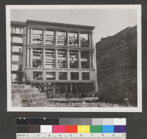 [Hale Bros. Inc. department store during reconstruction. Market and Sixth Sts.]