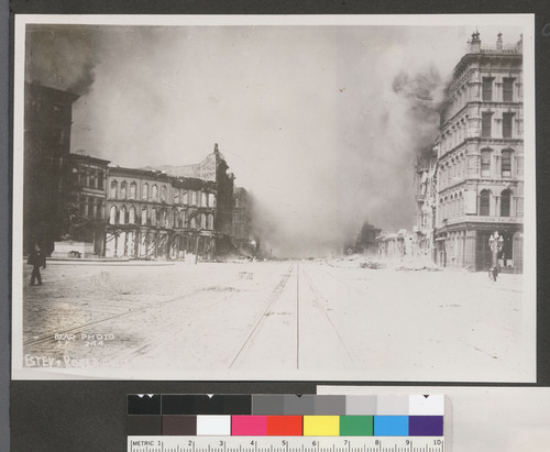 [Street scene of fire. Market St. near Battery, Bush and First Sts. Labor statue, left.]