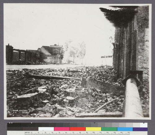 [Burning of Central Theatre at Market and Eighth Sts.]