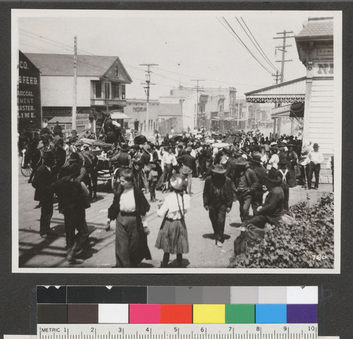 [Crowd in street. Unidentified location.]