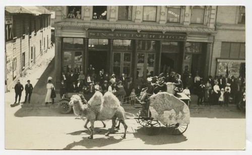 Sells Floto Circus Buffalo Bill [in front of Sinsheimer Building]