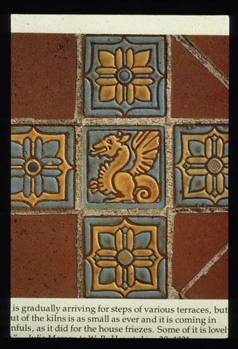 San Simeon, tiles