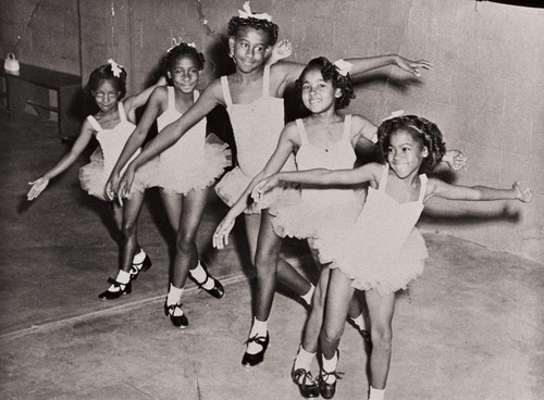 Young Dancers : 1959 ; Yolanda Verrett, Patricia Ann Holloway, Evelyn Yvonne Holloway, Lavonia Webb and Anna Faye Webb with the Flora Robb Dance Studio, Oxnard : 1959