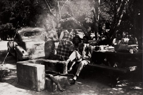 Bernise Turner and friends, Waller Park, Santa Maria : 1945