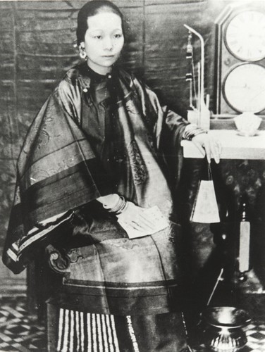 Gon Ying "Silver Dove" Louis (Mrs. Ah Louis) : circa 1895