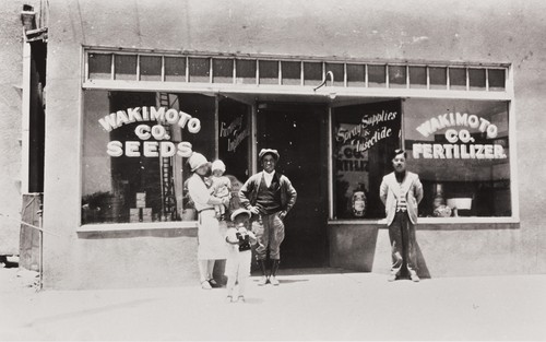 Wakimoto Seed Company, Guadalupe : 1930 ; Chisato & Hugh, Charles Maenaga, Mr. Wakimoto and Sam Maenaga