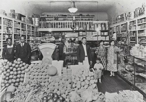 General Store, Guadalupe & 9th Avenue, Guadalupe : 1929 : Yoemon Masatani, Teruye Masatani, Harry Masatani and Annie Ohta
