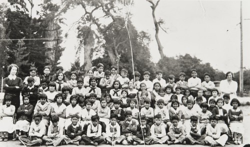 Class portrait at the "Mexican School" in Carpinteria