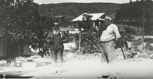 Fernando Librado demonstrating the Chumash Swordfish Dance. The man on the right may be Luis Antonio María Ortega : 1913