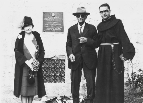 Dedication of plaque commemorating Juana María, the Lone Woman of San Nicolas Island : 1928, Santa Barbara Mission Cemetery