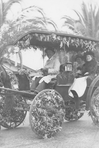 Minerva Club float at the Santa Barbara County Fair, 1941