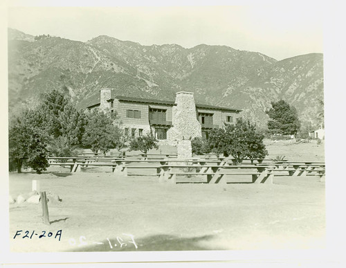 View of the picnic area and Davies Building at Charles S. Farnsworth Park