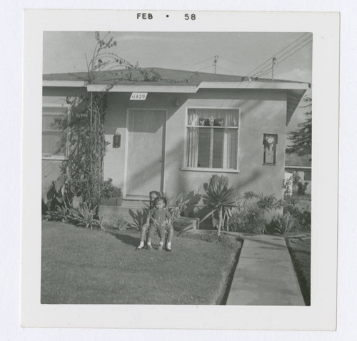 Maria and Alma Andrade, Los Nietos, California