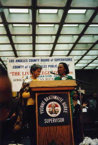 Yvonne Brathwaite Burke Presents Award to S. Pearl Sharp