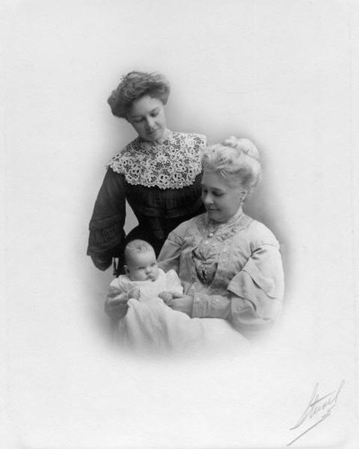 Eva, Leonora and Babsie