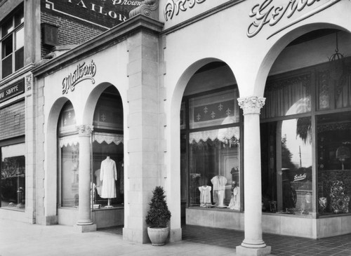 Mattoon's women's clothing store and Gerlach's art goods