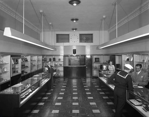 Mayor's Jewelery Co, Interior