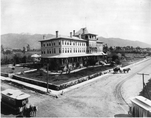 La Pintoresca Hotel (Painter Hotel) from SW corner