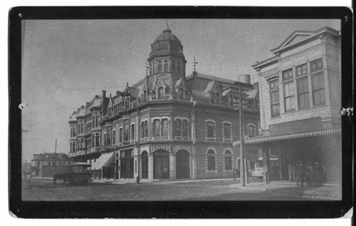 First National Bank on Colorado Boulevard at Fair Oaks