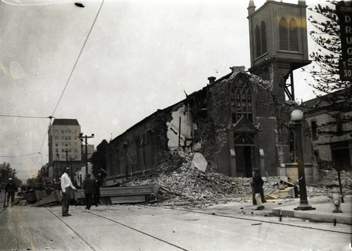 Santa Barbara 1925 Earthquake damage - Catholic Church