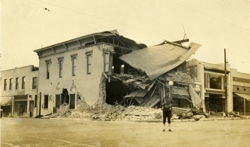 Santa Barbara 1925 Earthquake Damage - 1100 Block State Street